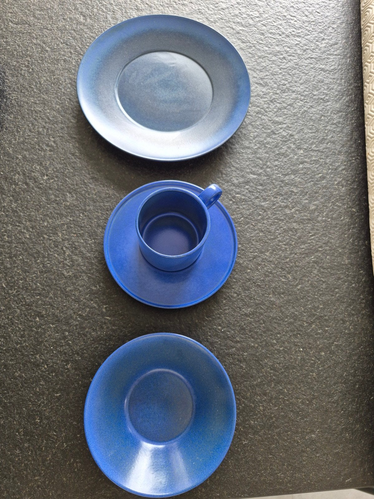 azuurblauw eetservies + koffieservies en kommetjes, Huis en Inrichting, Keuken | Servies, Ophalen, Nieuw, Keramiek, Modern