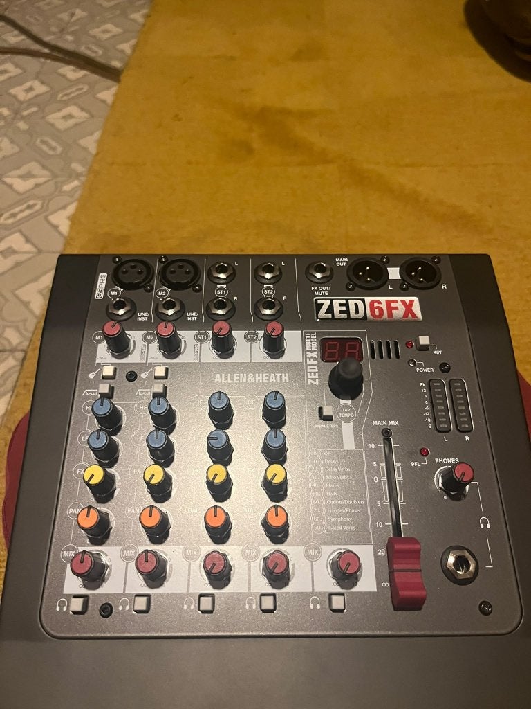 Allen & Heath zed 6 fx, Musique & Instruments, Enlèvement ou Envoi, Comme neuf, 5 à 10 canaux, Entrée micro