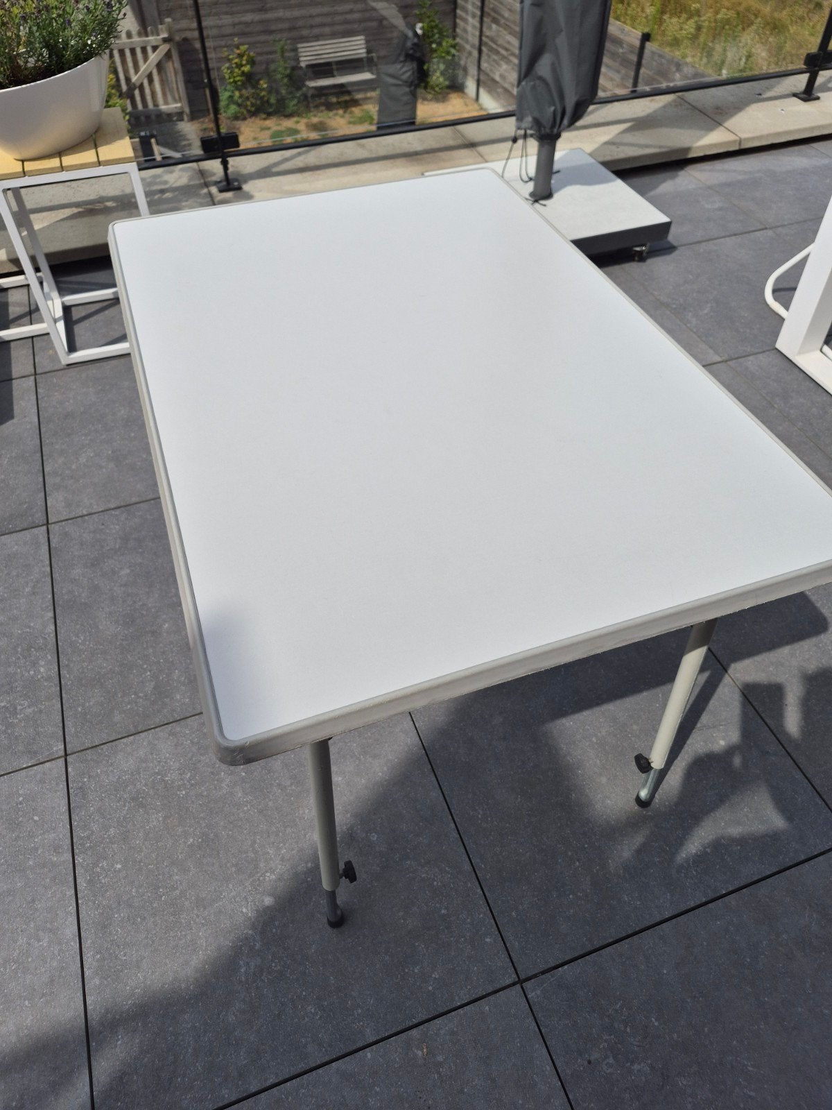 dukdalf campingtafel, Ophalen, Campingtafel