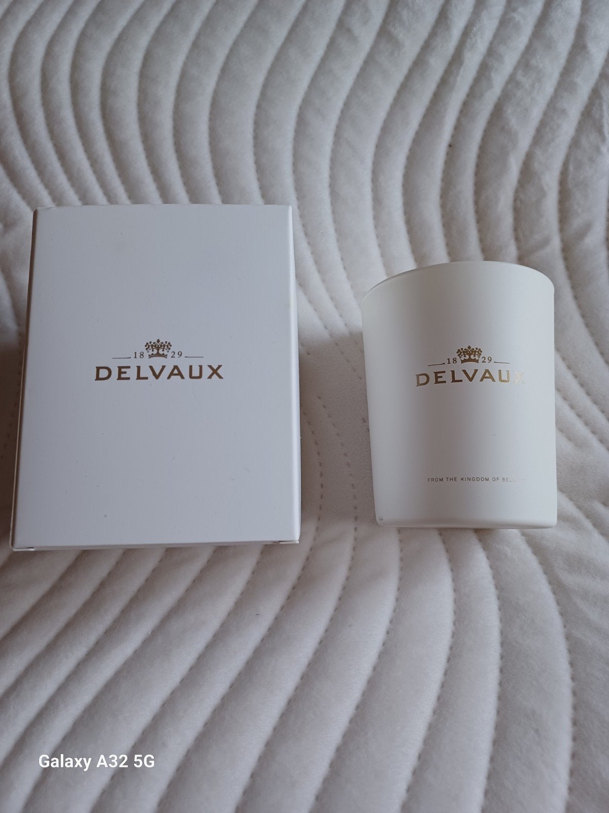 DELVAUX Rare bougie 190 ans d'existence, Bijoux, Sacs & Beauté, Envoi