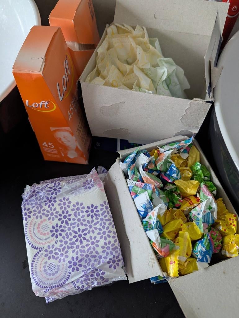 Maandverband en tampons om te doneren, Ophalen, Nieuw