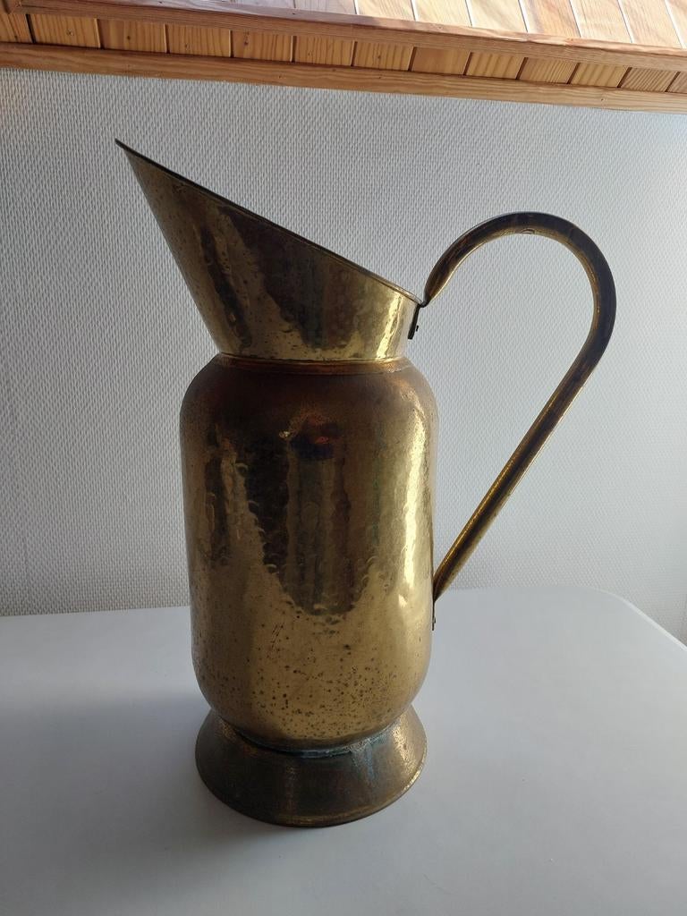 Cruche en cuivre, Enlèvement, Cuivre
