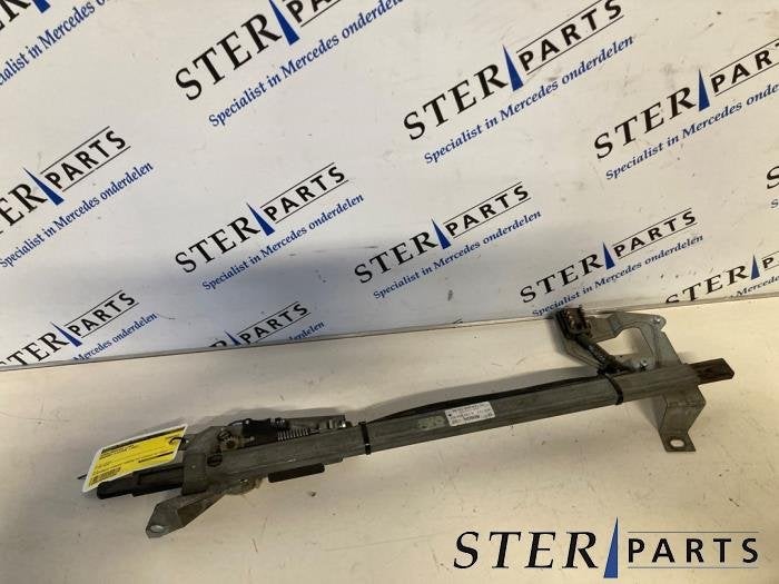 Approche ceinture gauche d'un Mercedes E-Klasse, Autos : Pièces & Accessoires, Habitacle & Garnissage, Mercedes-Benz, Utilisé