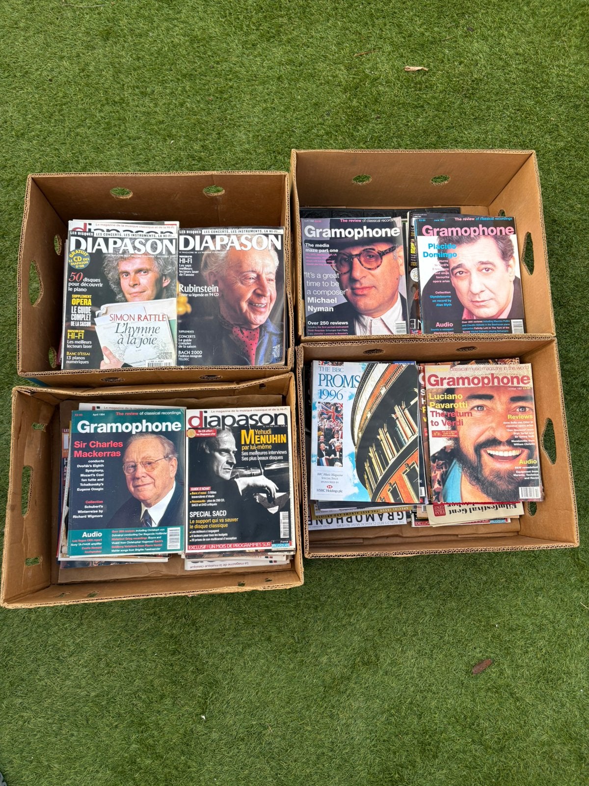 4 boîtes à bananes contenant des magazines de musique, Livres, Enlèvement, Utilisé