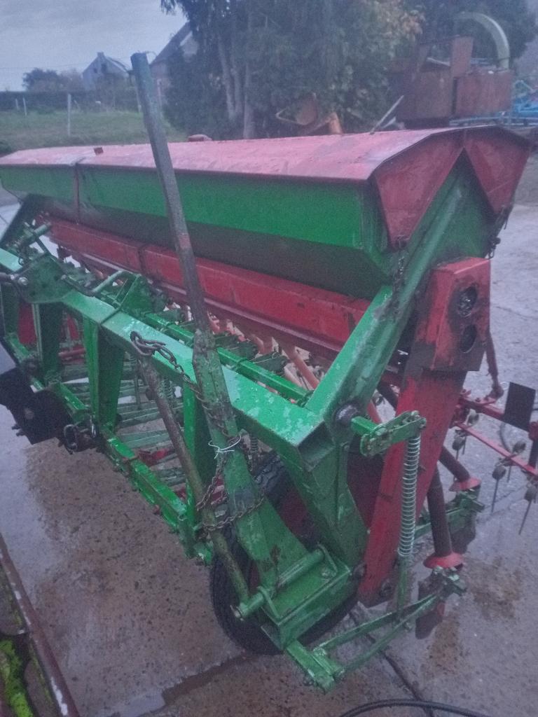 semoir de saint hubert sh 400, Articles professionnels, Agriculture | Outils, Enlèvement