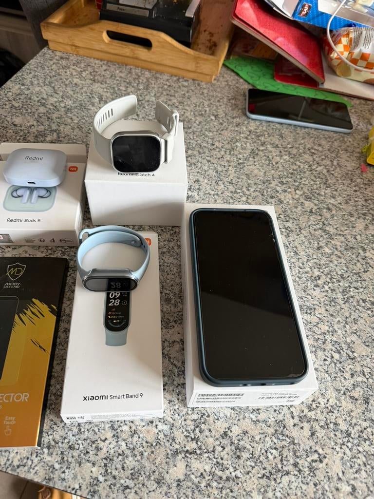 Xiaomi 15t pro+ 2smartwatches + earbuds +charger, Ophalen, Zo goed als nieuw