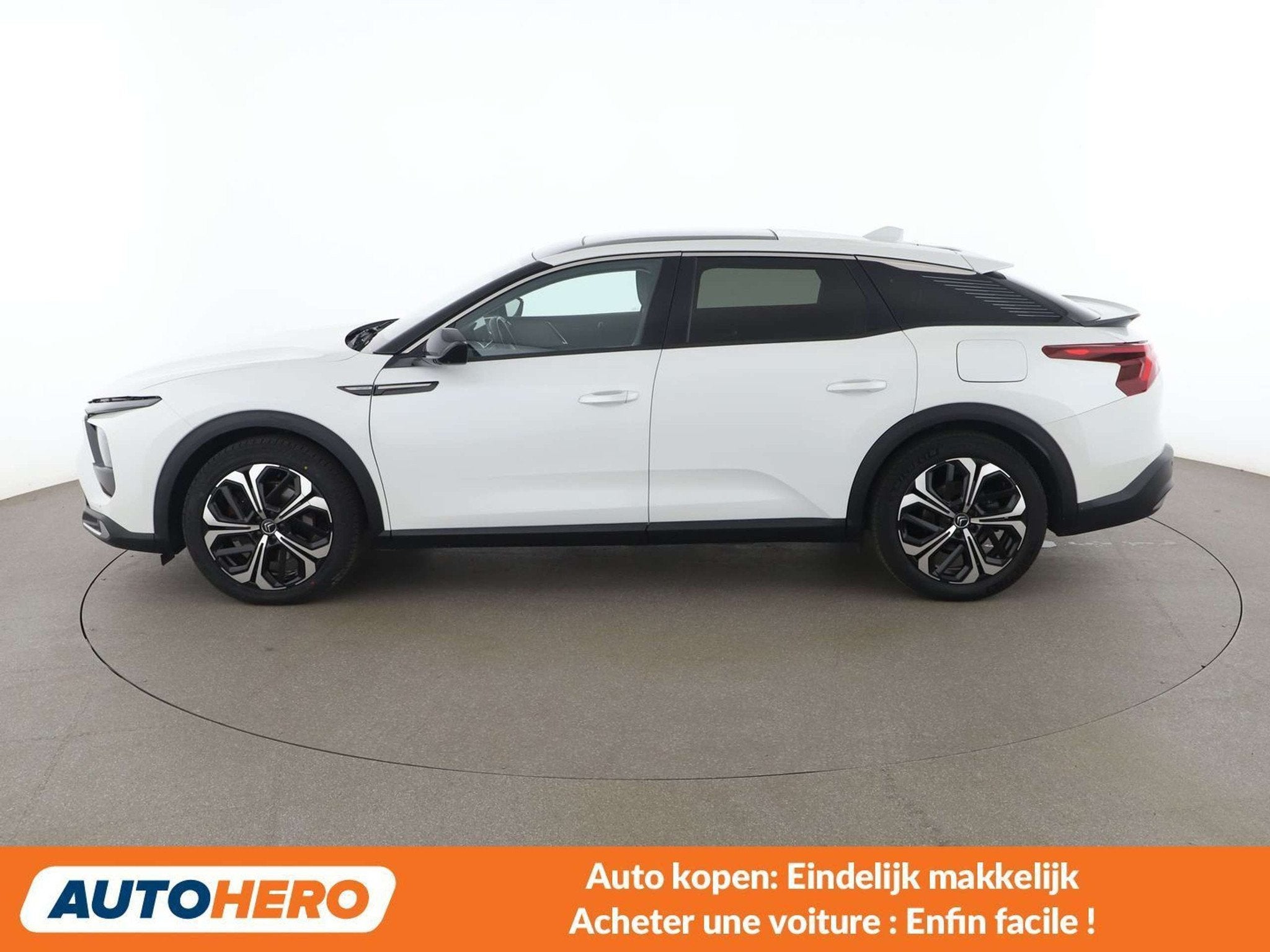 Citroën C5 X 1.6 Plug-in Hybrid Shine Pack (bj 2023), Auto's, Stof, Gebruikt, Euro 6, Wit
