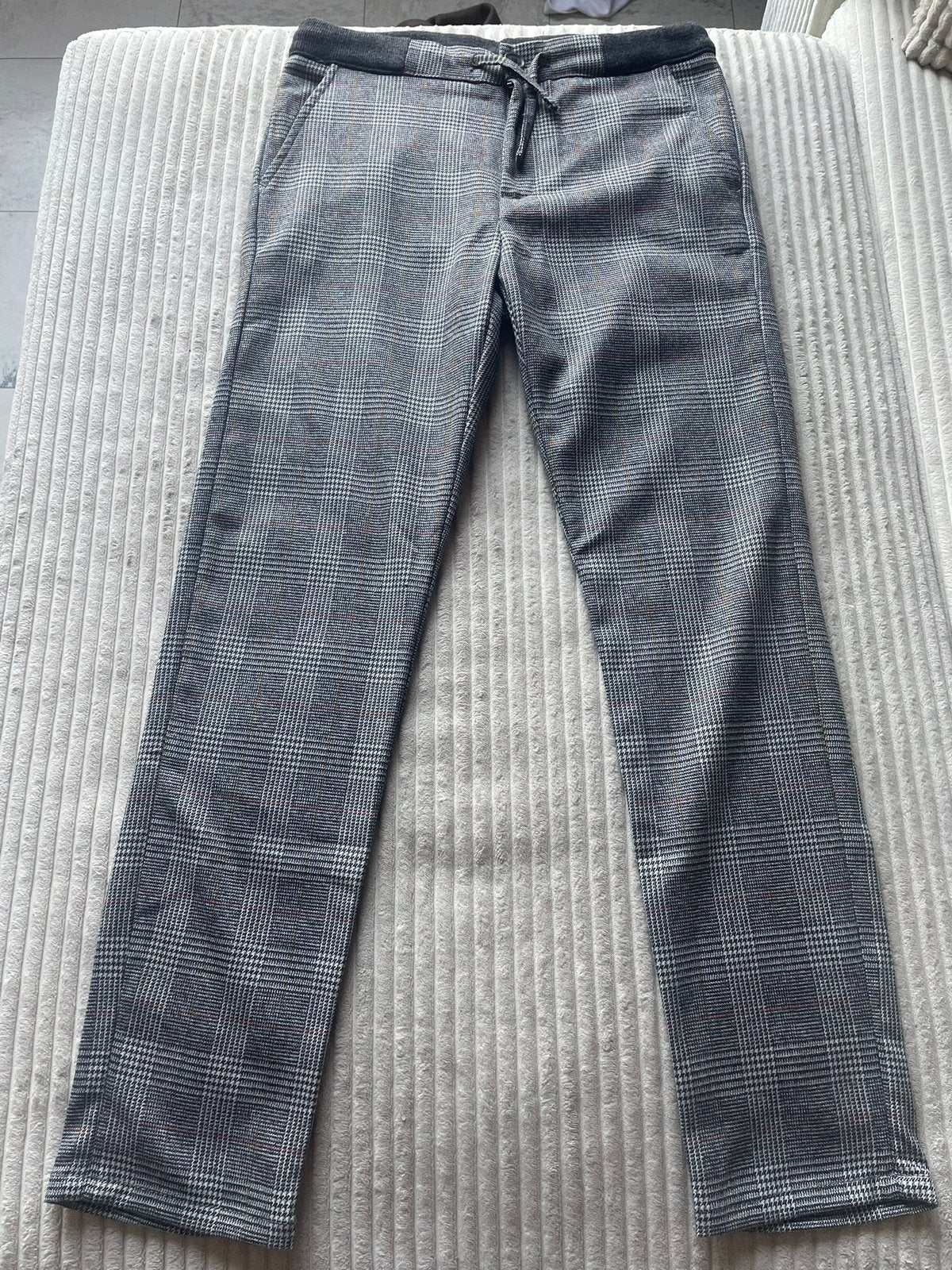 Pantalon à carreaux gris/noir avec cordon, Enlèvement ou Envoi, Comme neuf, Garçon, Pantalon
