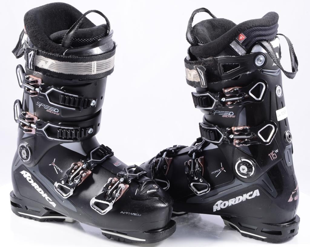 Chaussures de ski 40.5 41 42 42.5 EU pour femmes NORDICA, Sports & Fitness, Carving, Enlèvement ou Envoi, Utilisé, Nordica
