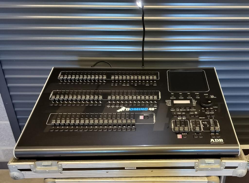 ADB Domino 48xt DMX lichtstuurtafel, Muziek en Instrumenten, Ophalen, Wim@wijmakengeluid.be, Wij Maken Geluid, Zo goed als nieuw