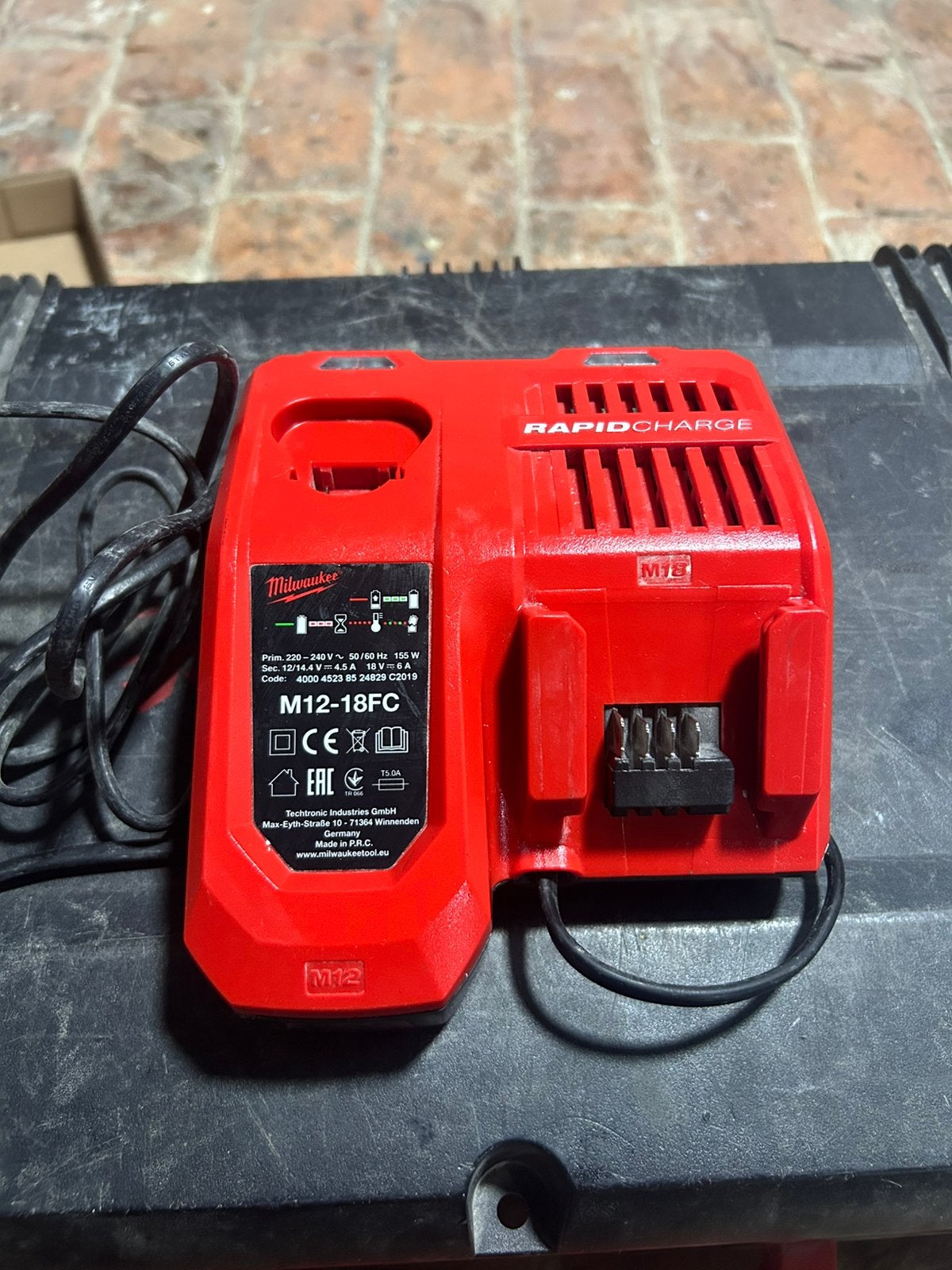 Milwaukee M12-18FC Rapid Charge Snellader (12V / 18V), Ophalen of Verzenden, Zo goed als nieuw