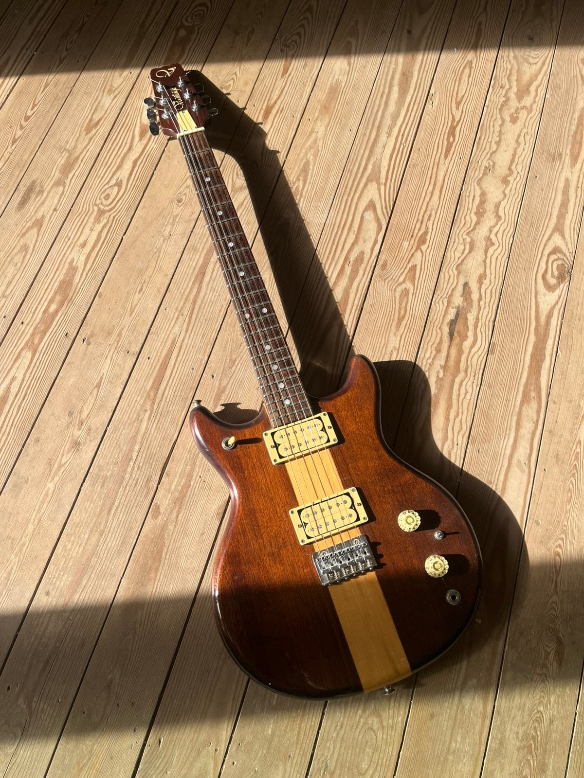 Elektrische gitaar « Vantage » japans, Muziek en Instrumenten, Ophalen of Verzenden, Zo goed als nieuw