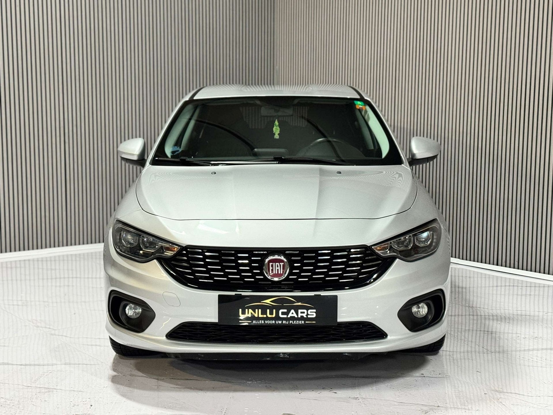 Fiat Tipo Tipo 1.6 MultiJet Lounge Business S, Autos, Argent ou Gris, Achat, Euro 6, Entreprise