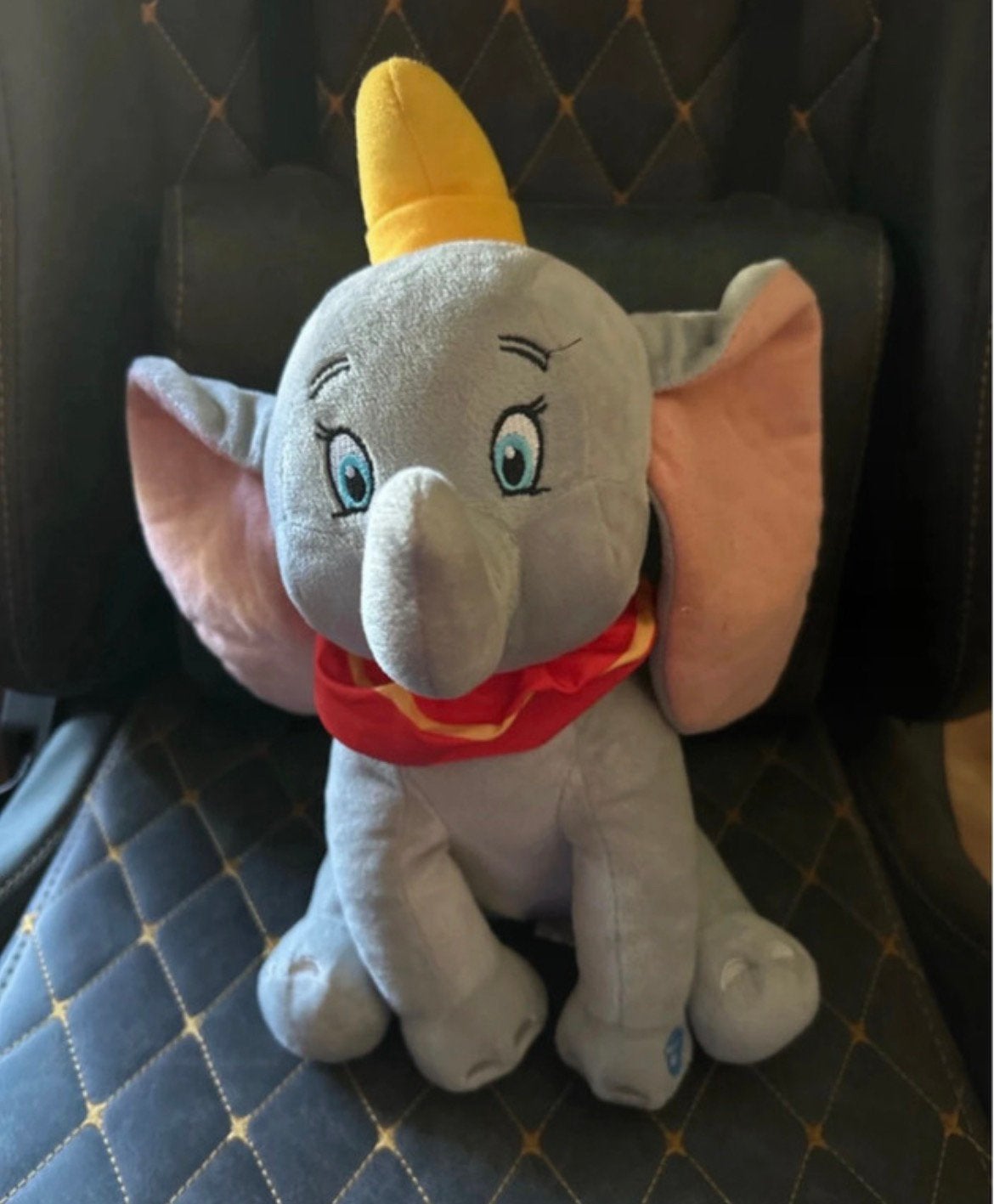 Peluche Dumbo avec son, Enfants & Bébés, Disney, Comme neuf, Gris, Avec son