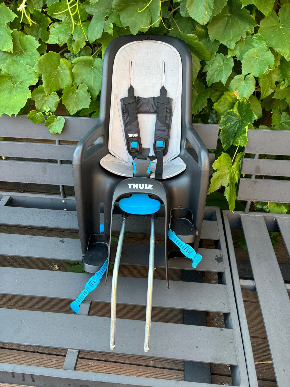 Thule RideAlong + 2 quick release brackets, Enlèvement, Utilisé
