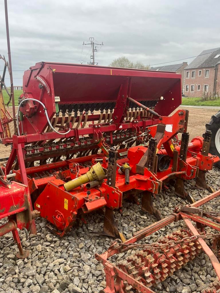 Fraise Rau rototiller+ semoir kongskilde, Ophalen