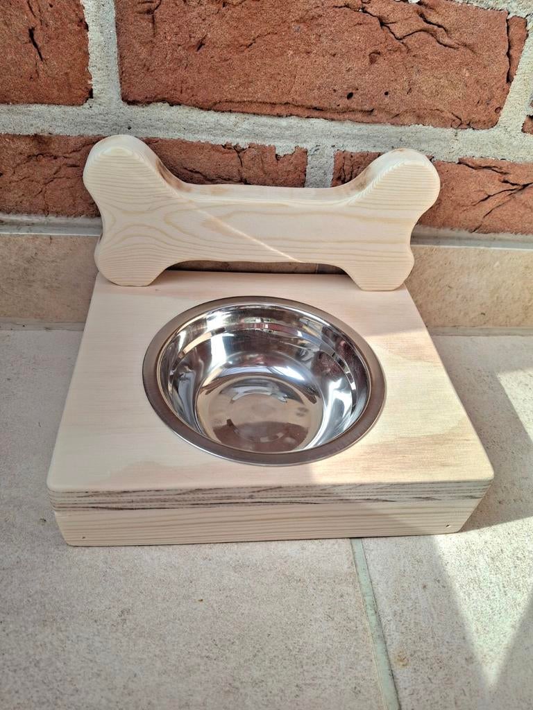 Nieuwe houten drinkbakken voor kleine lage honden nu 20€, Ophalen