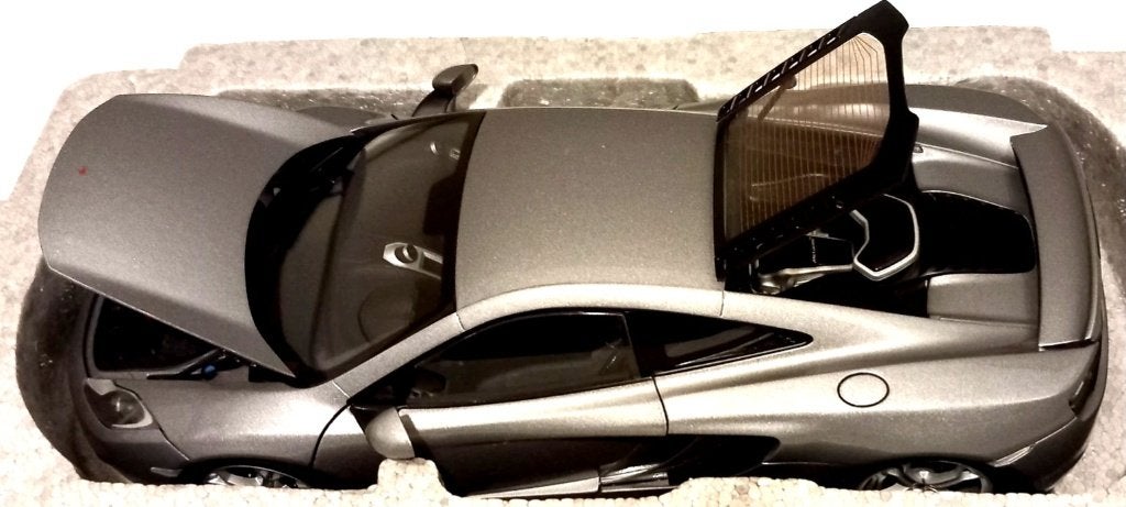 1/18 McLaren MP4-12C Silver 2011 Autoart signature, Enlèvement ou Envoi, Neuf, Voiture, Autoart
