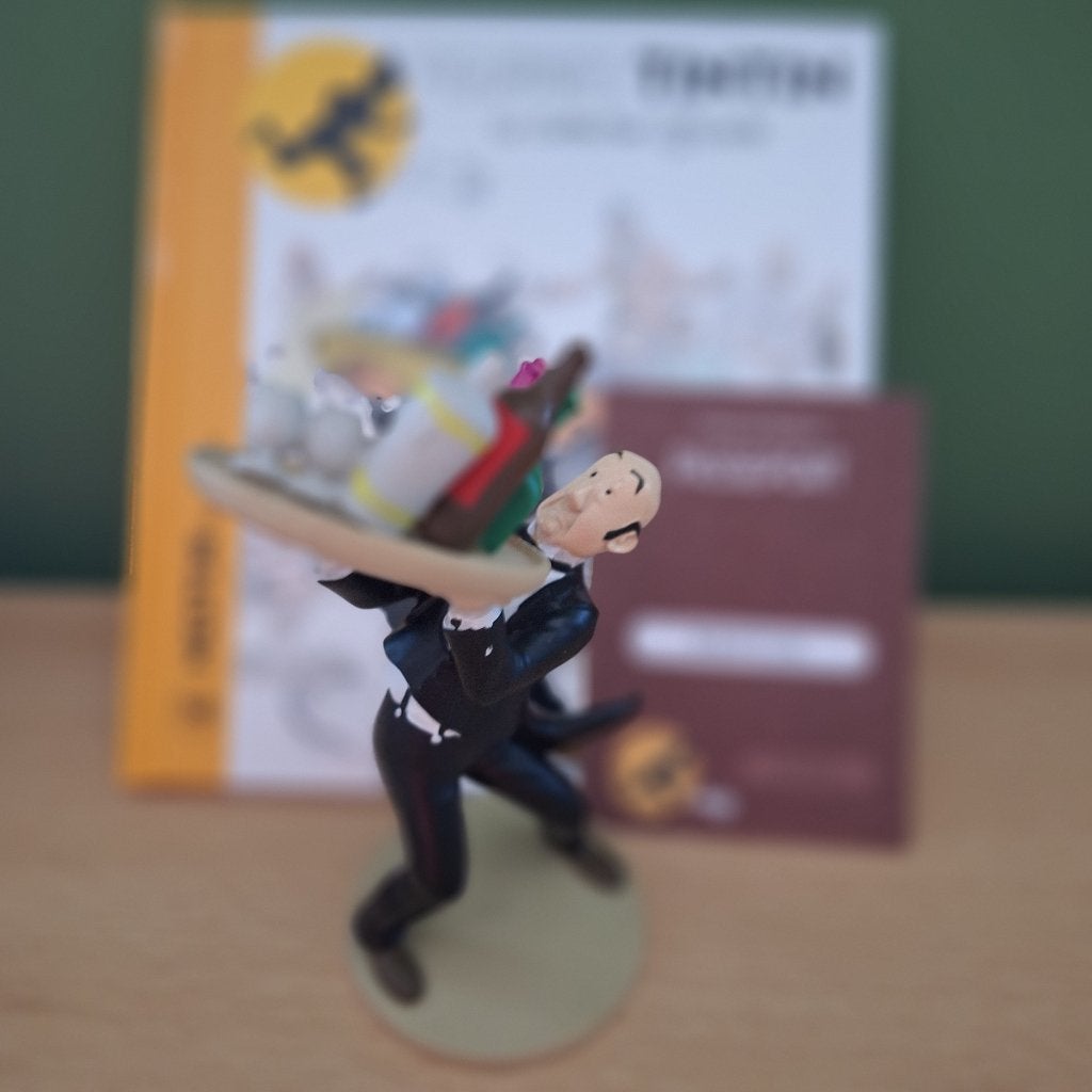 Figurine de Nestor+livre+certificat - Tintin, Enlèvement ou Envoi, Tintin, Neuf, Statue ou Figurine