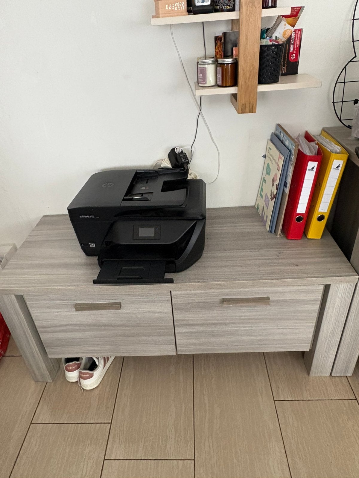 Tv kast, Ophalen