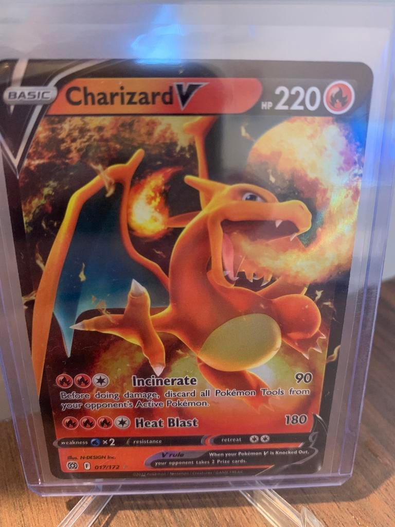 Pokemon Charizard v brilliant stars, Ophalen of Verzenden, Zo goed als nieuw