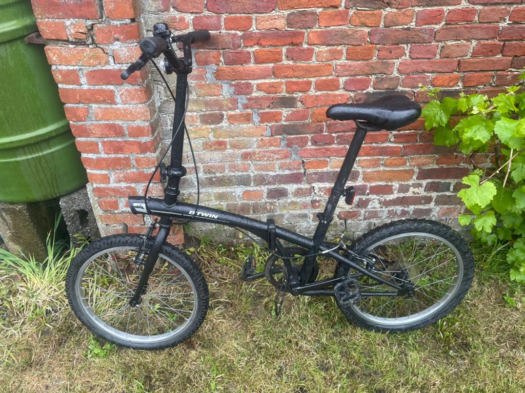 Plooifiets b twin, Fietsen en Brommers, Fietsen | Vouwfietsen, Ophalen, Zo goed als nieuw