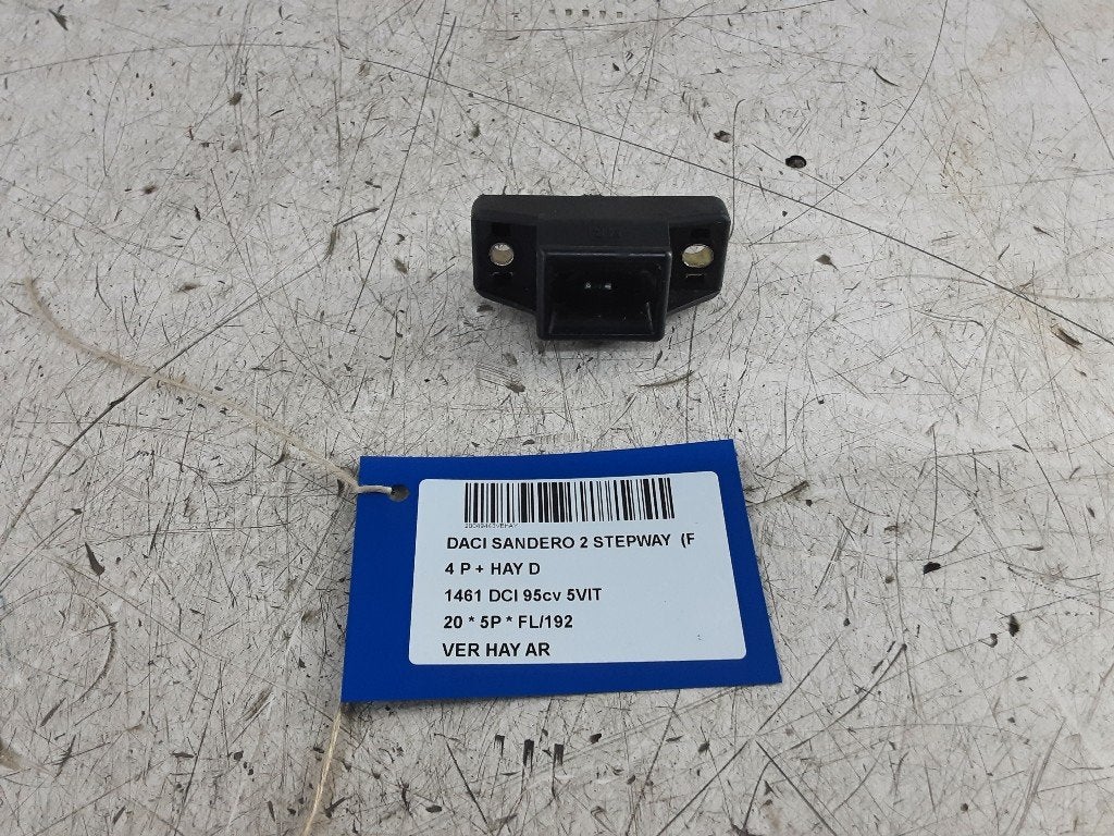 ACHTERKLEPSLOT Dacia Sandero II (01-2012/12-2018), Dacia, Gebruikt, Achterklep, Mevr. I. Hauben