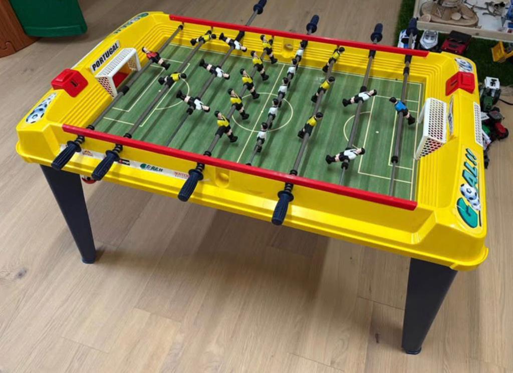 Clementoni voetbal tafel / spel, Enlèvement, Comme neuf