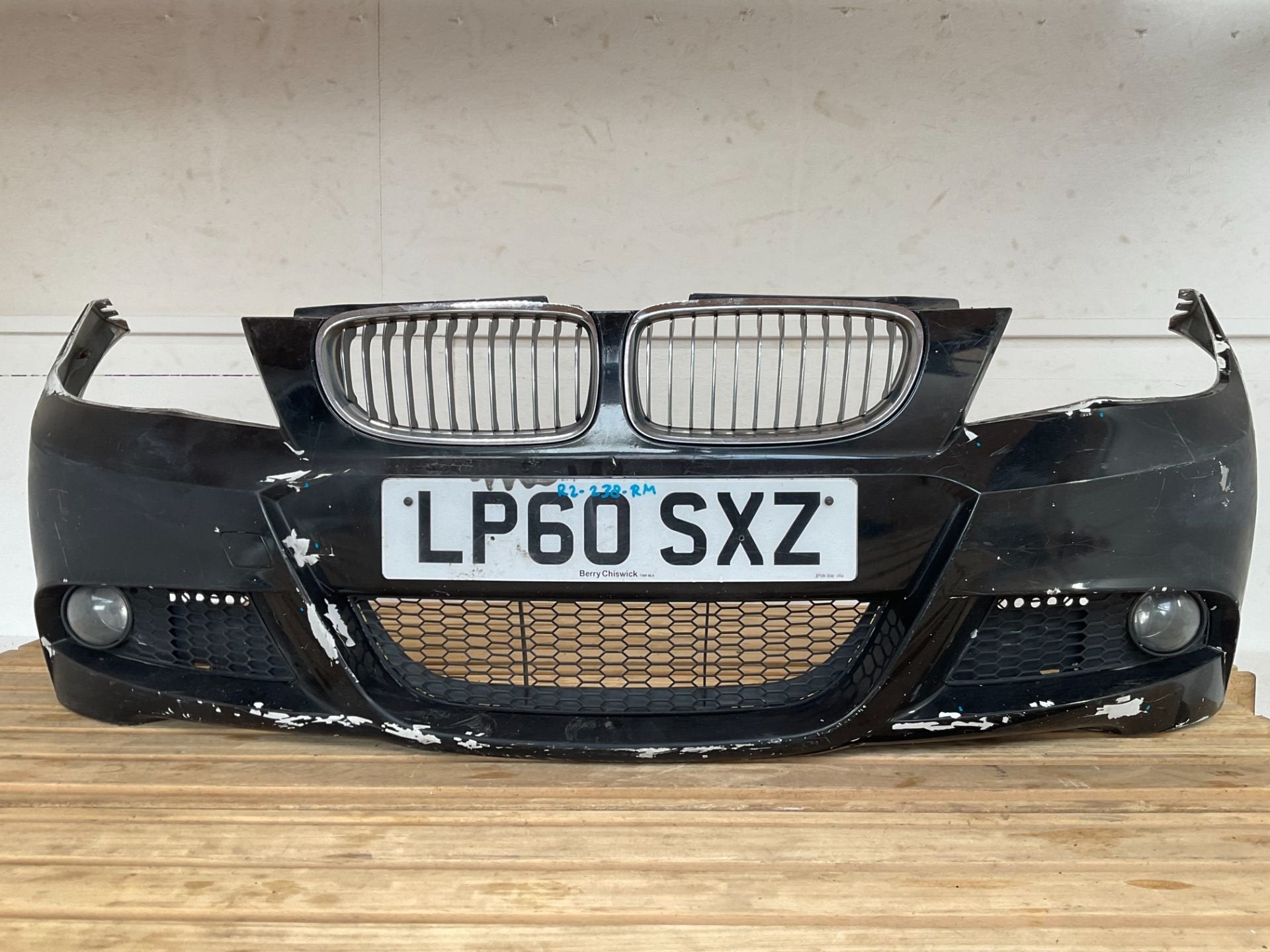 Bumper BMW 3 Serie E90 E91 M-Pakket MPakket 51117891386 Voor, Auto-onderdelen, Petuelring 130
80788  Munich, DE, Gebruikt, Voor