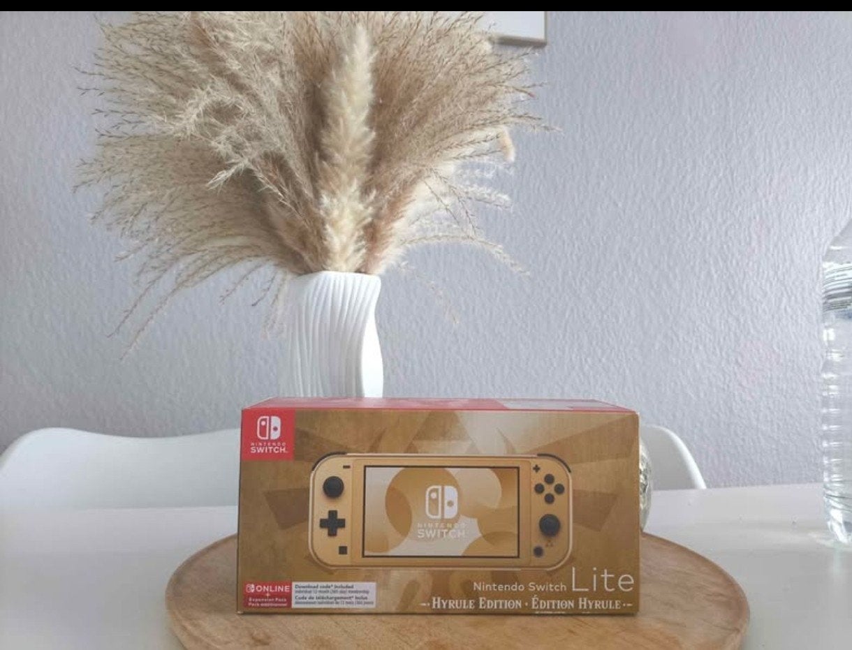 Nintendo Switch Lite Hyrule Edition, Consoles de jeu & Jeux vidéo