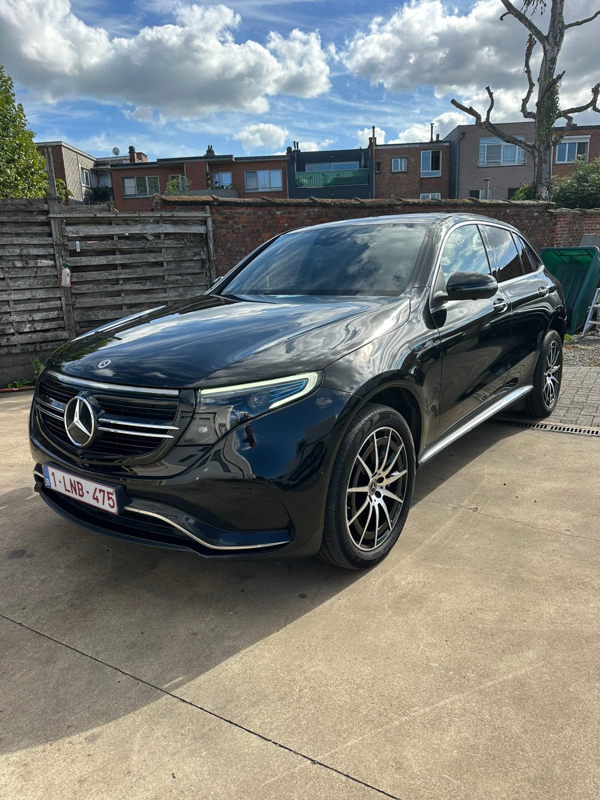 Mercedes EQC400 amg line 9/2022 btw récupereerbaar, Auto's, Automaat, Zwart, Zwart, Leder