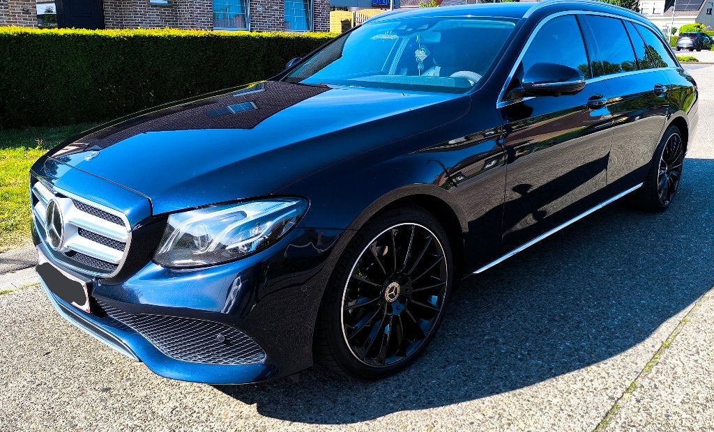 Mercedes E klasse automatisch Euro6!, Autos, Phares entièrement LED, Achat, Entretenue par le concessionnaire, Noir