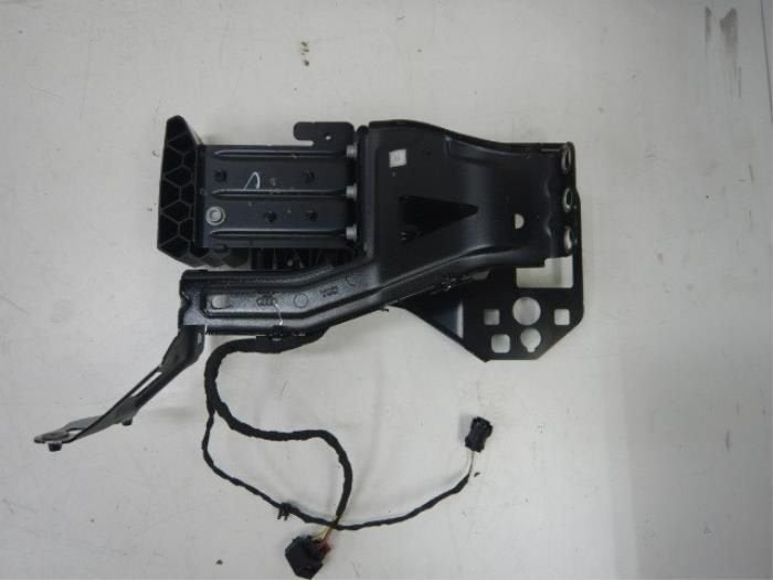 Audi E-Tron 4KE Frame Flens opbouw rechts, Ophalen of Verzenden, Gebruikt