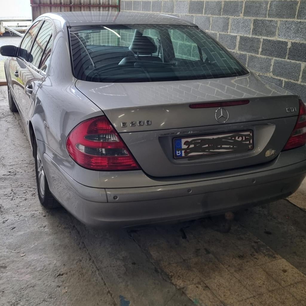 Mercedes classe e200, Enlèvement
