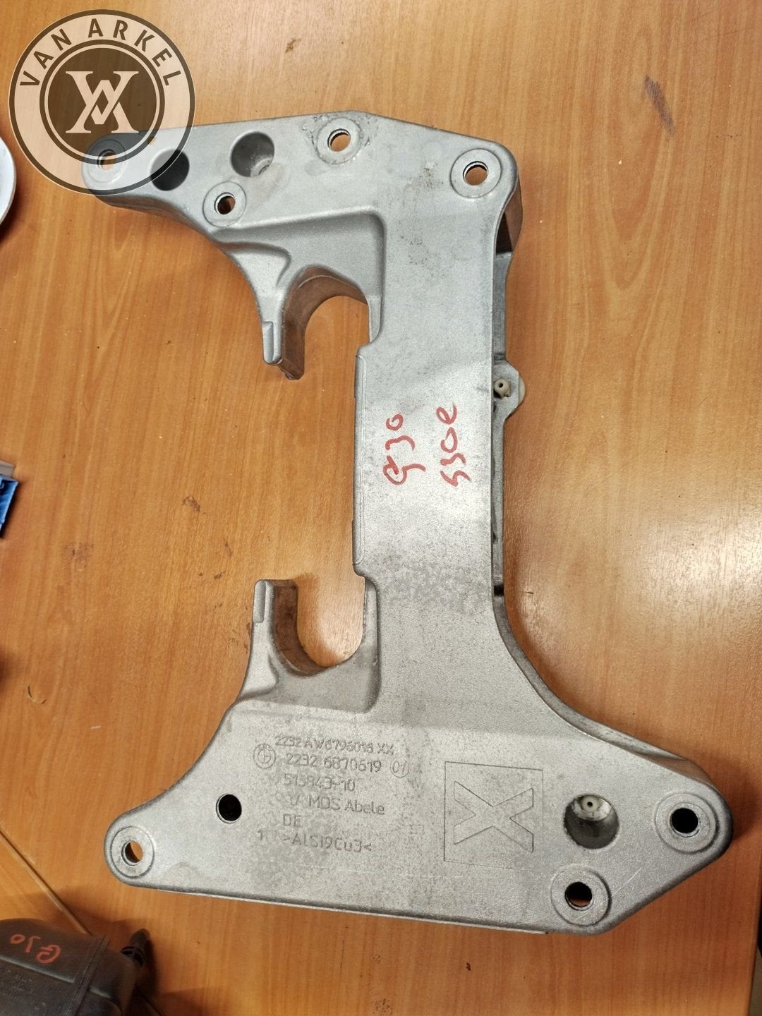 bmw g30 g31 versnellingsbak steun 6870619, Gebruikt, -, -, Ophalen of Verzenden