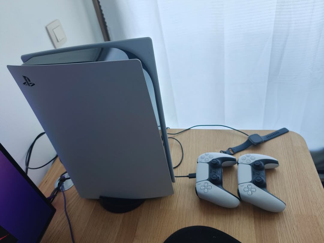 PS5 avec 2 manettes, Enlèvement, Comme neuf