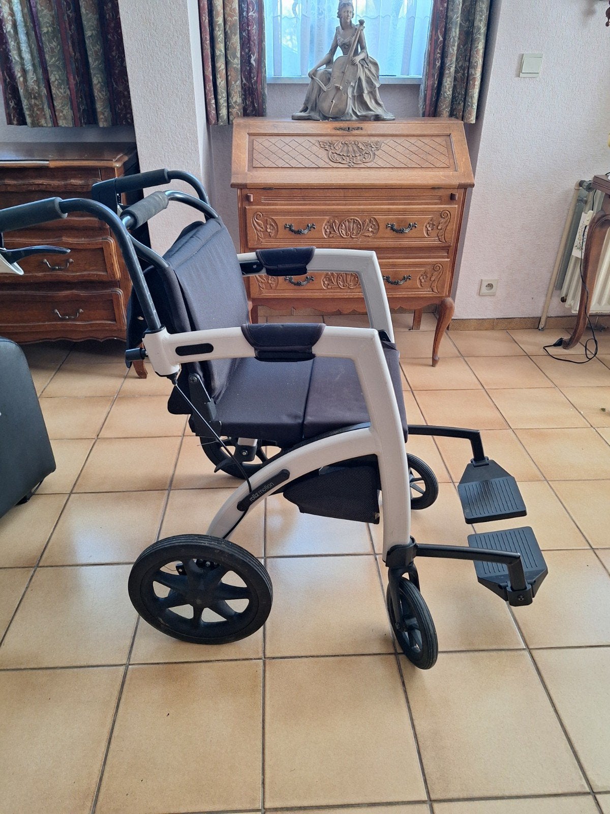 Fauteuil roulant et déambulateur 2 en 1 Rollz MOTION, Enlèvement
