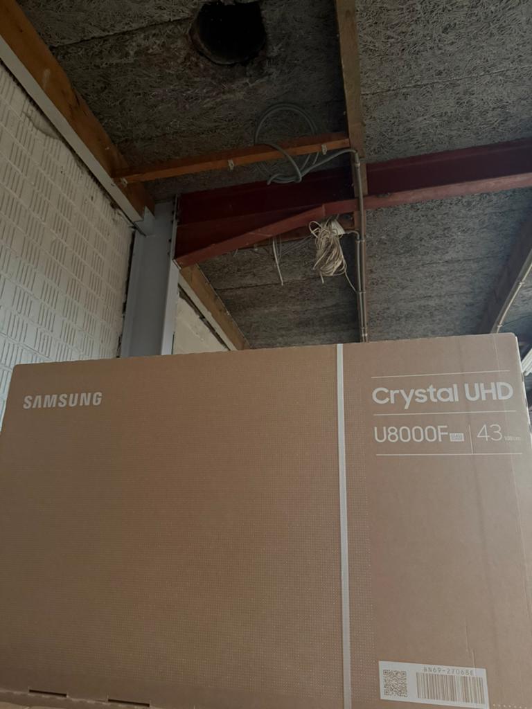 Samsung crystal uhd u8000f 43 inch, Ophalen, Zo goed als nieuw