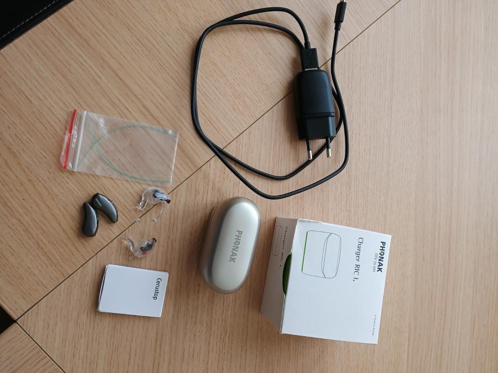 Hoorapparaat Phonak. 5 maanden oud. Perfecte staat., Elektronische apparatuur, Ophalen
