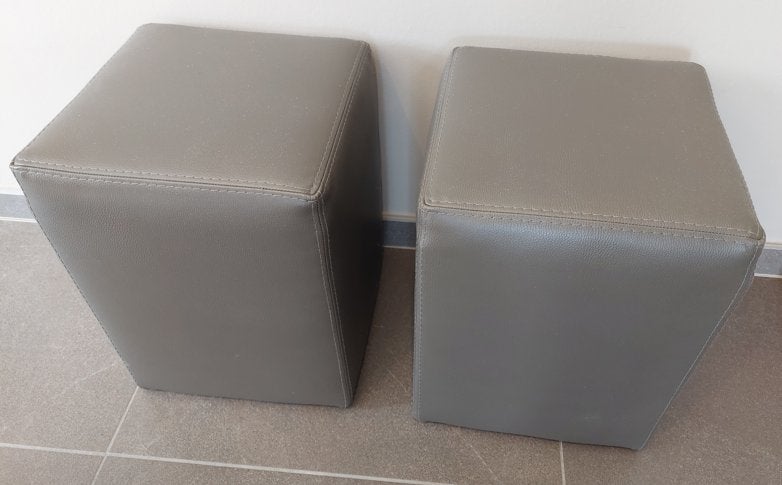 Poef, 2 stuks, Huis en Inrichting, Ophalen, Kunststof, Vierkant, Minder dan 50 cm