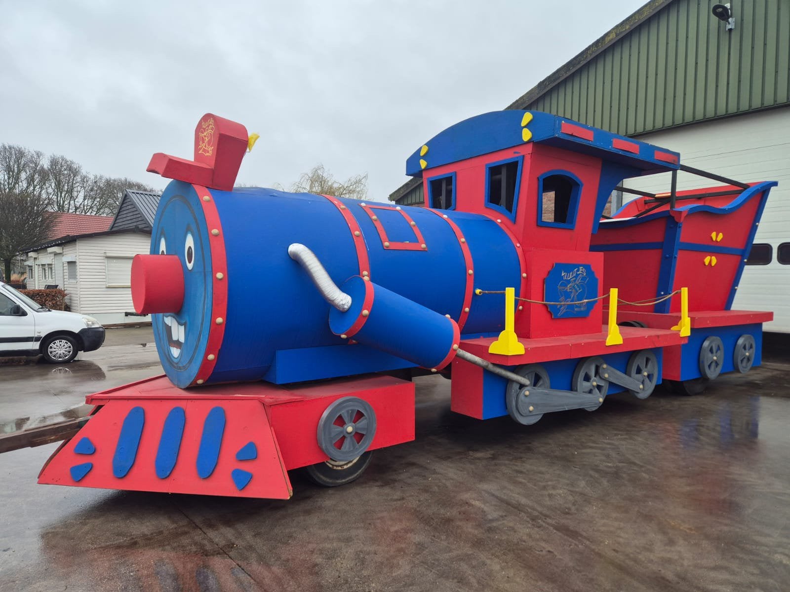 Carnavalswagen, Ophalen, Gedragen