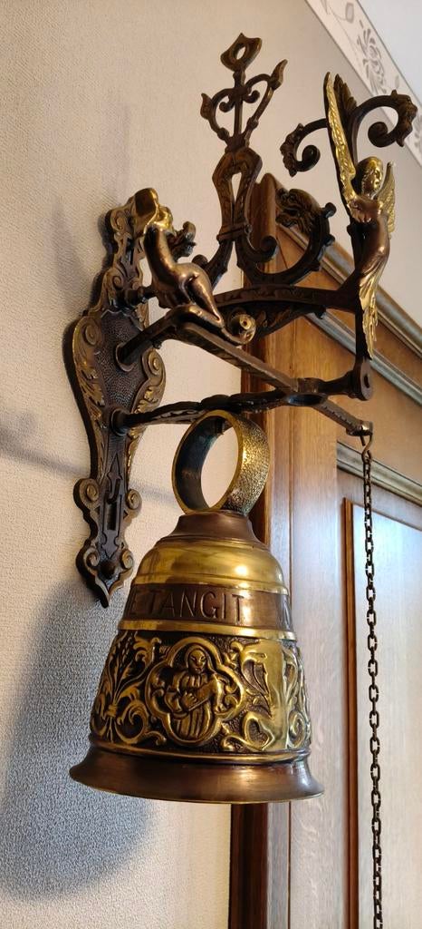 Antieke Messing kloosterbel, Ophalen