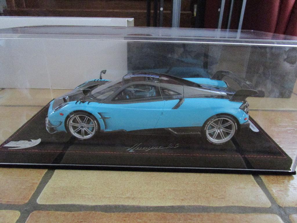 bbr pagani huayra bc baby blue 1:18, Ophalen of Verzenden, Zo goed als nieuw, Auto, Overige merken