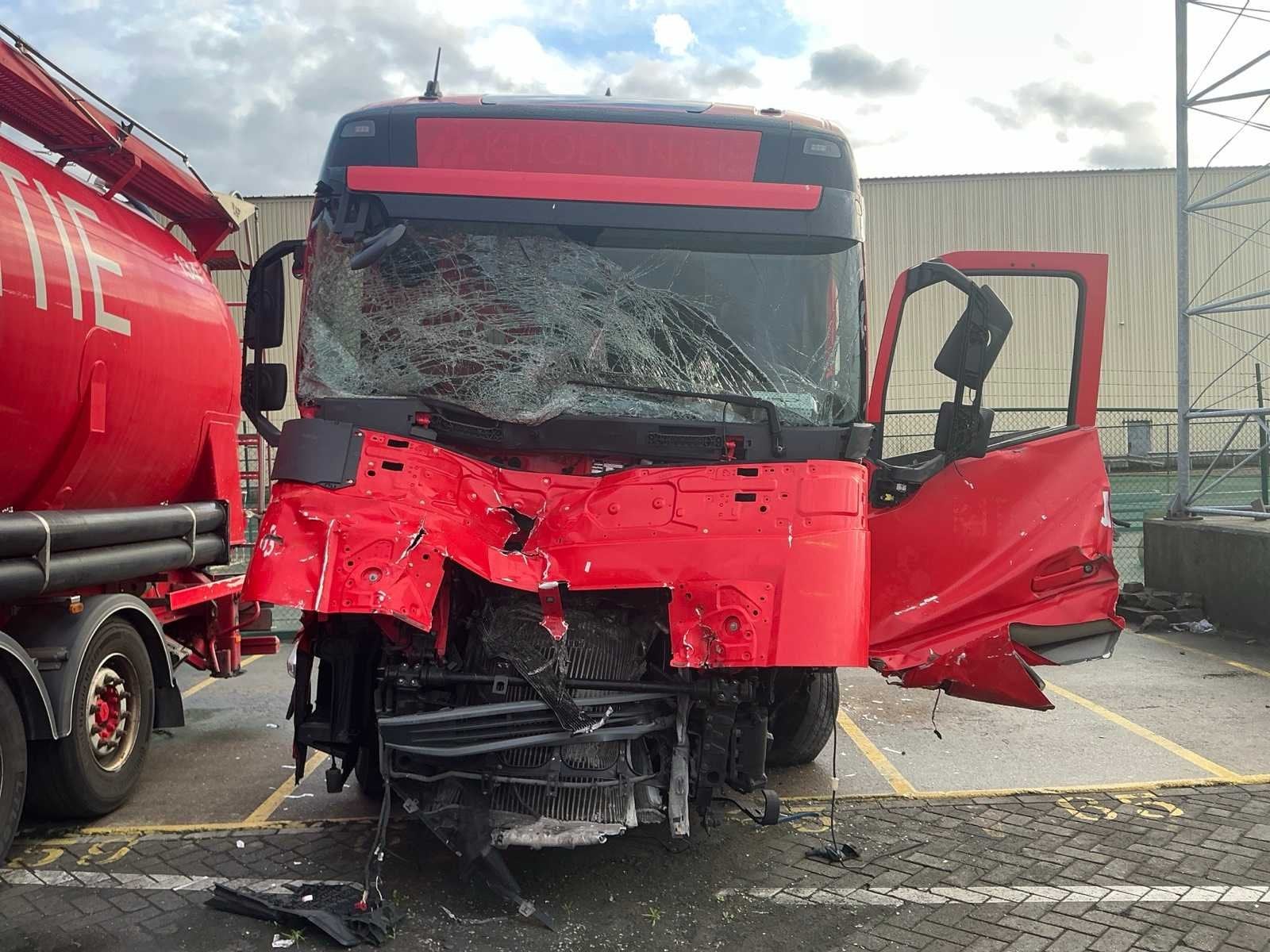 2022 Volvo FH 420 Trekker (geaccidenteerd) (74113-1003), Auto's, Overige brandstoffen, Bedrijf, Volvo, Te koop