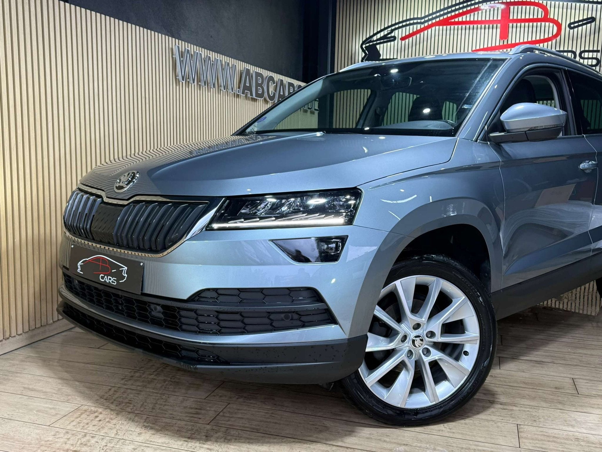 Skoda Karoq 1.5 TSI ACT Sportline DSG * GARANTIE 12 MOIS * 1, Auto's, Automaat, Karoq, Bedrijf, 5 zetels