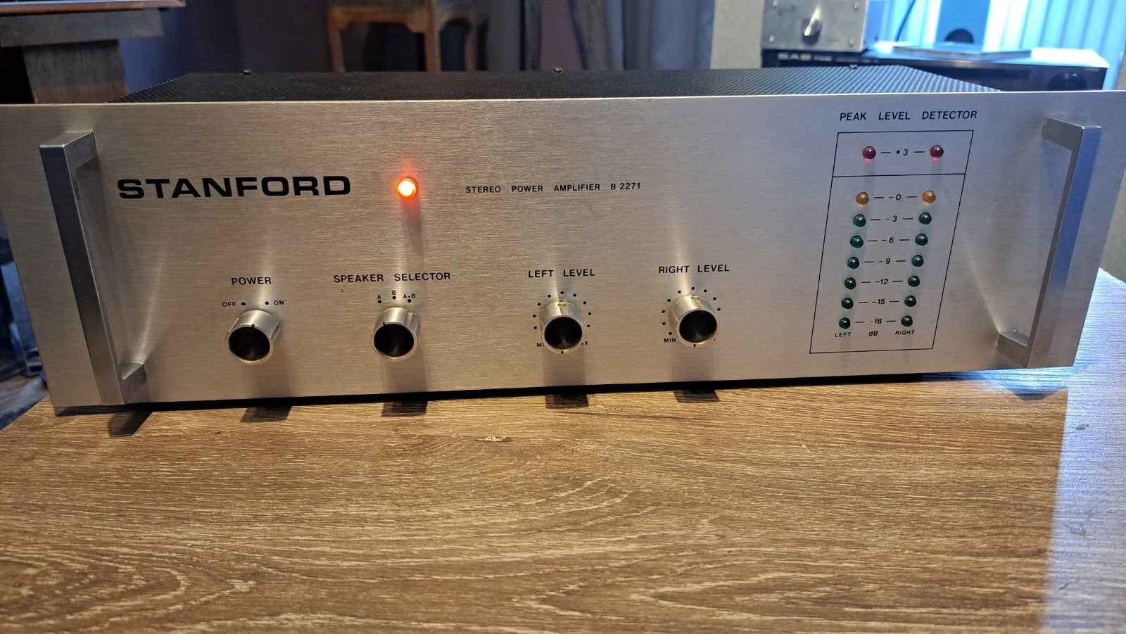 STANFORD B2271, TV, Hi-fi & Vidéo, Amplificateurs & Ampli-syntoniseurs, Envoi