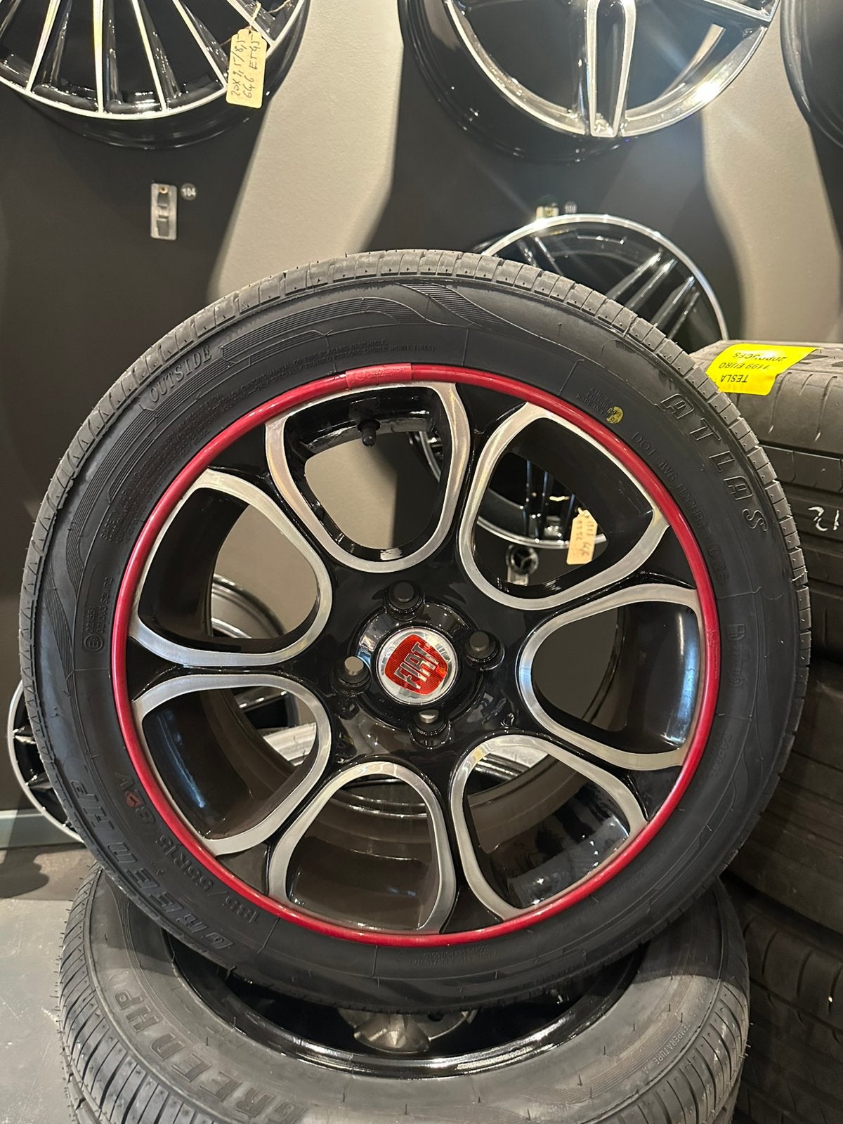 superbe jeu de 4 jantes  Fiat 500 avec pneus., Autos : Pièces & Accessoires, Fiat, -, Pneu(s), Enlèvement