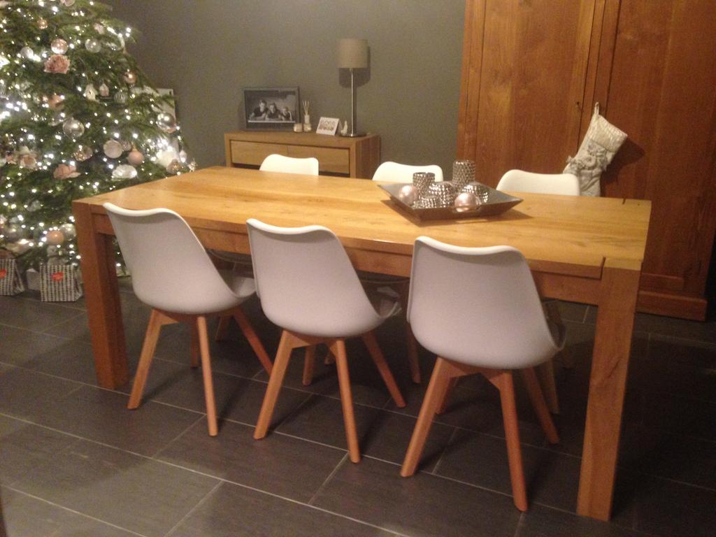 Volle eiken tafel, 2 m op 90 cm, Ophalen