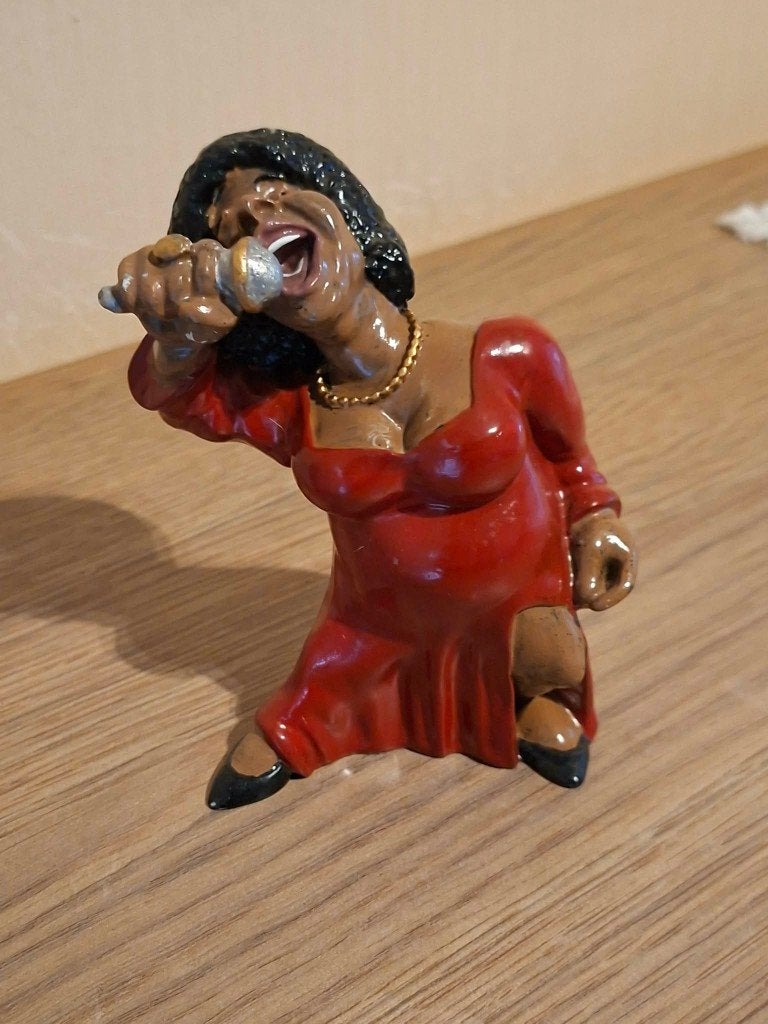 Decoratief beeldje van een soulzangeres (jazz), Verzamelen, Ophalen of Verzenden, Zo goed als nieuw, Mens