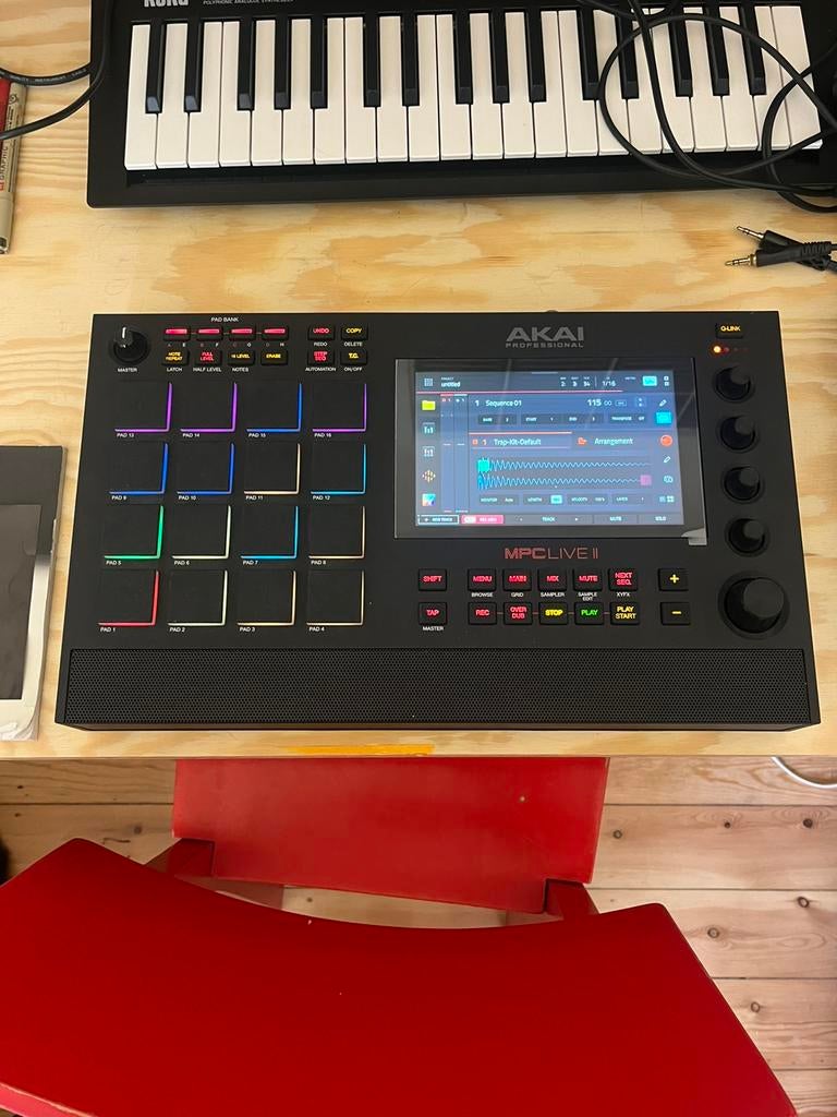 AKAI MPC LIVE II, Muziek en Instrumenten, Ophalen, Zo goed als nieuw